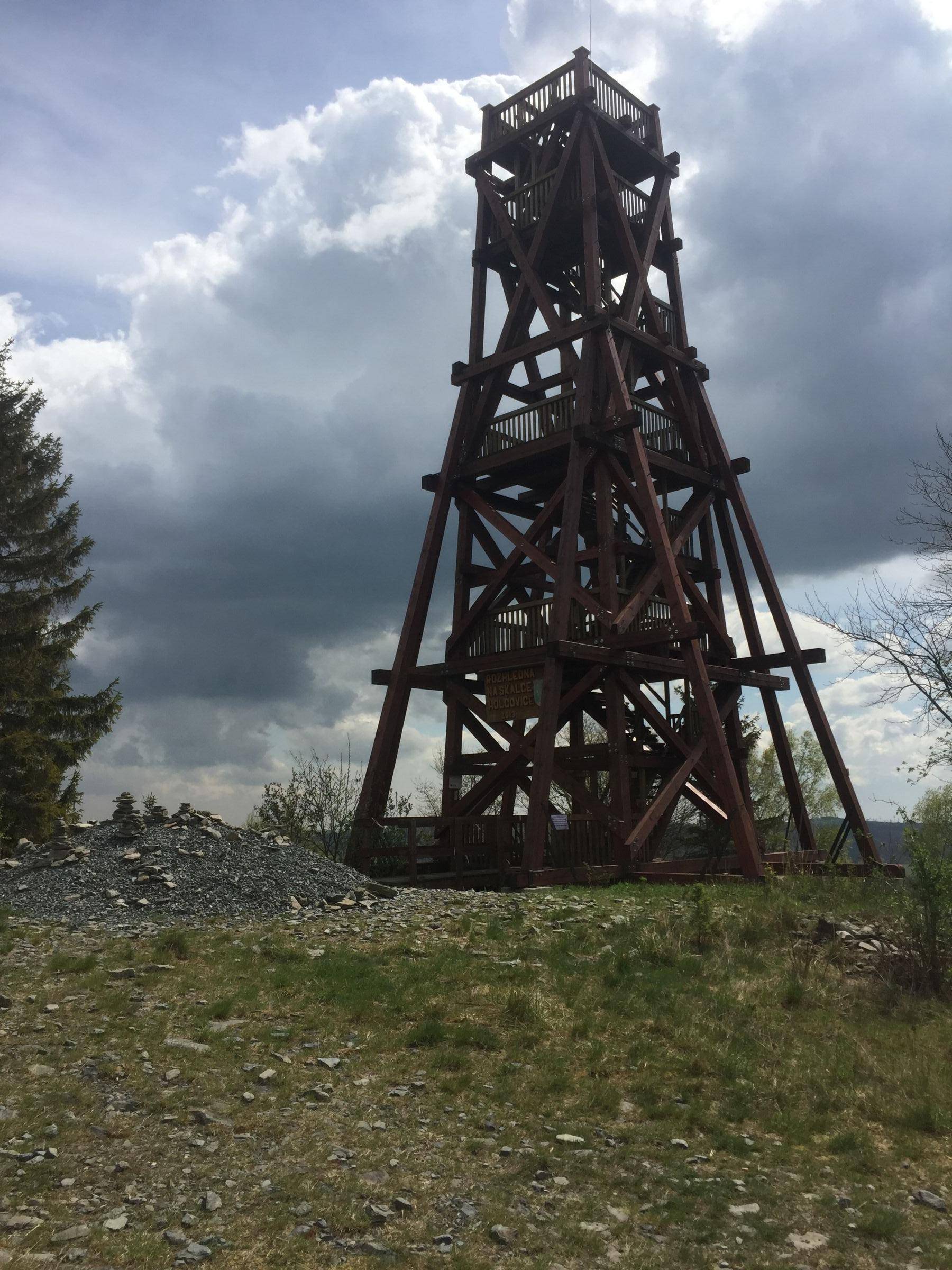 Kdys zde lesy pusté byly, než kraj lidé osídlili