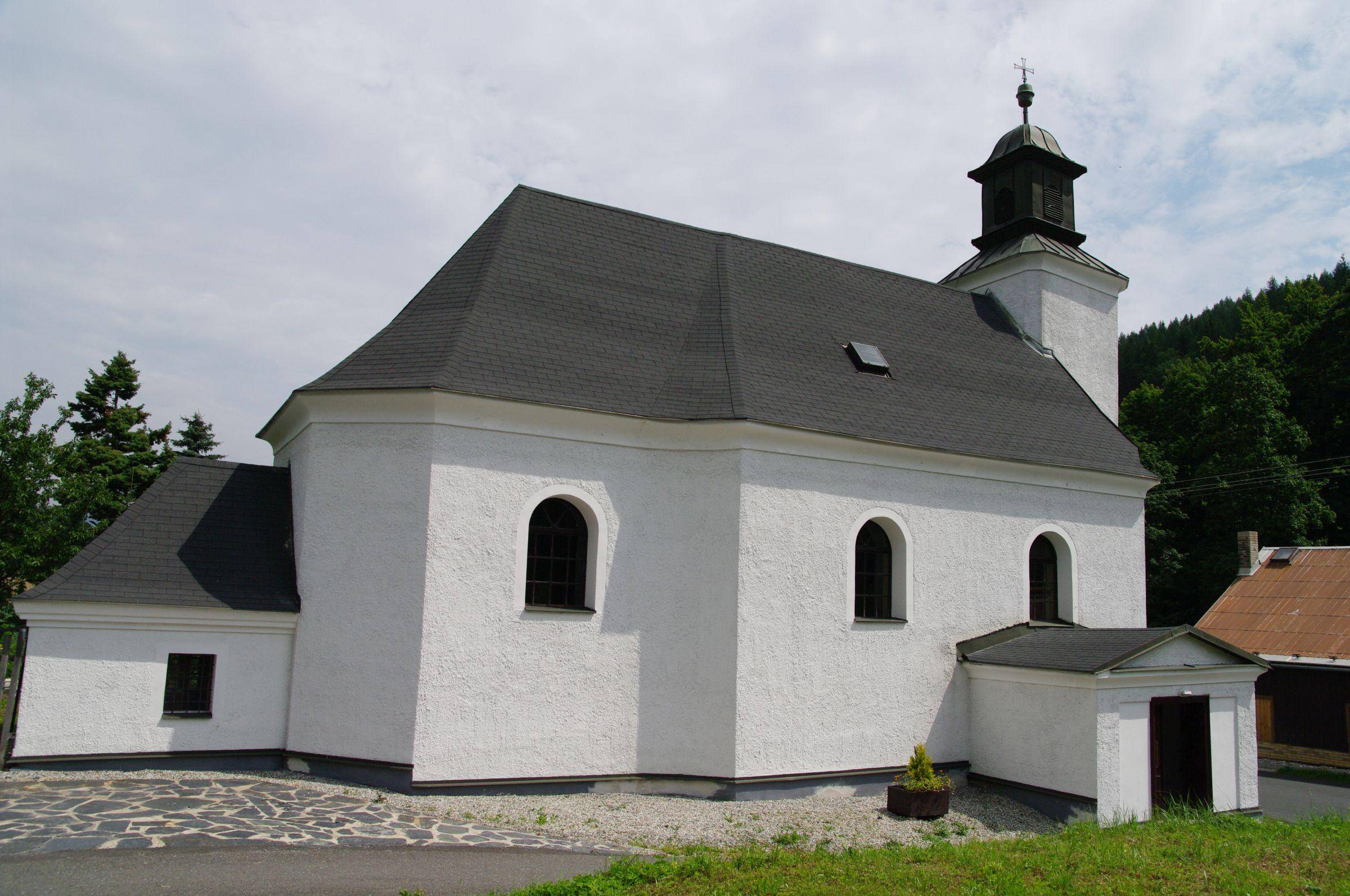 Hledačka po dědině, kde Bílá Opava z kopců si plyne